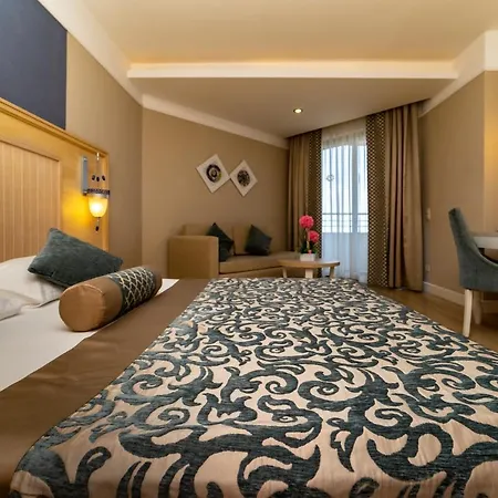 Rezort Seamelia & 5*